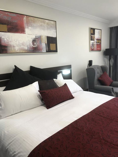 Golden West Motor Inn - Accommodation Resorts 3
