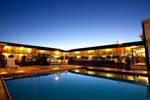 Golden West Motor Inn - Accommodation Resorts 0