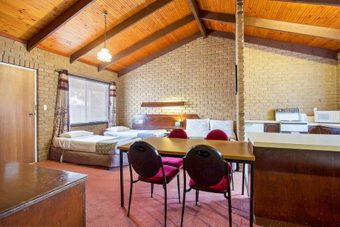 Goldfields Motel - Accommodation Resorts 3