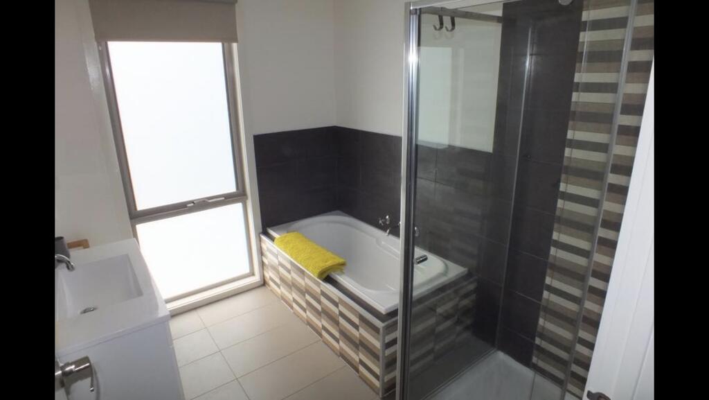 Maindample VIC Accommodation Resorts