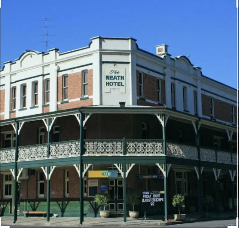 Neath NSW Accommodation Resorts