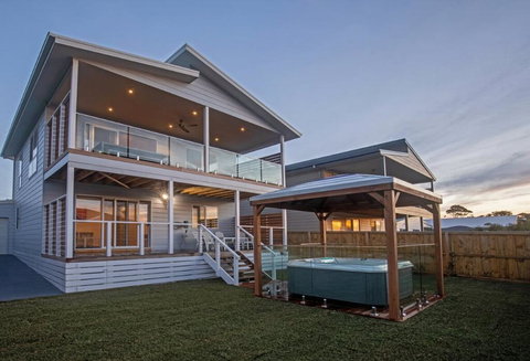 Grande Nisi Casa Cowes - Accommodation Resorts 0