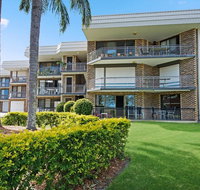 Great location close to waterfront Shops Restaurants and Cafes. - Accommodation Resorts