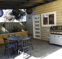 Guesthouse with Pool  BBQ - 10 kms from CBD - Accommodation Resorts