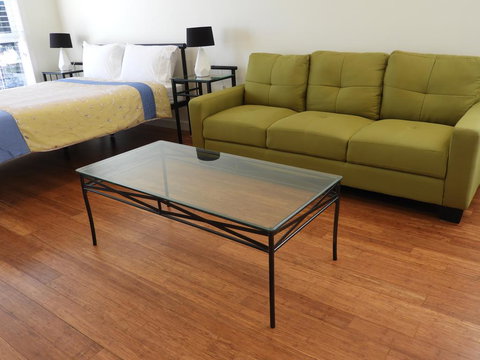 Guesthouse With Pool & BBQ - 10 Kms From CBD - Accommodation Resorts 2