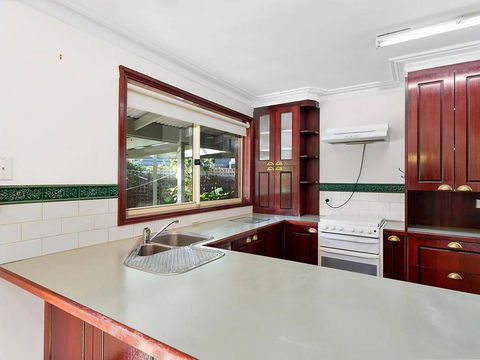 GUMS & ROSES - Family Home In The Heart Of Town. - Accommodation Resorts 3