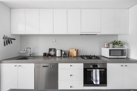 Heart Of Windsor Apartment By Ready Set Host - Accommodation Resorts 3