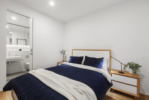 Heart Of Windsor Apartment By Ready Set Host - Accommodation Resorts 1