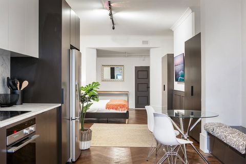 High-End Studio Near Parks, Theatres And Dining - Accommodation Resorts 0