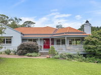 Hillview Cottage - classic country comfort and charm