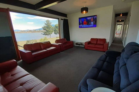 Hobart Waterfront Luxury Retreat - Accommodation Resorts 2