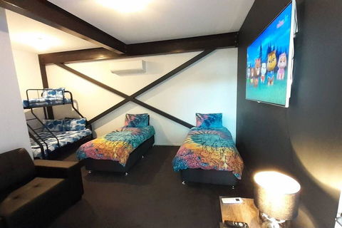 Hobart Waterfront Luxury Retreat - Accommodation Resorts 1