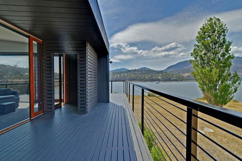 Hobart Waterfront Luxury Retreat - Accommodation Resorts 0
