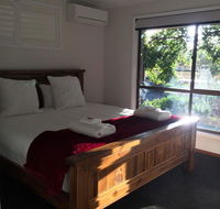 Holly House BnB - Accommodation Resorts