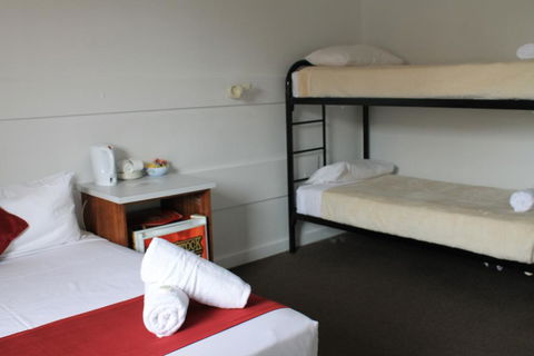 Hotel Beach House Nambour - Accommodation Resorts 2
