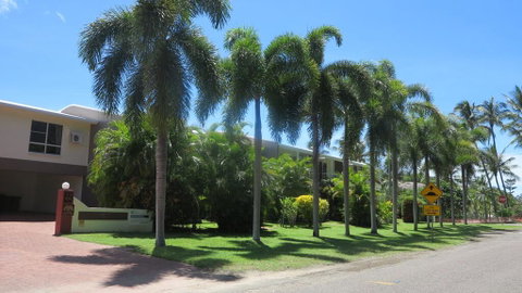 Island Magic 2 - Opposite Beautiful Alma Bay - Accommodation Resorts 0