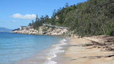 Island Magic 2 - Opposite Beautiful Alma Bay - Accommodation Resorts 2