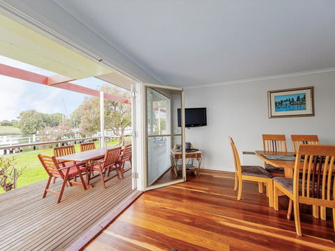 JOHANSSON'S PERCH No. 1 - Accommodation Resorts 1