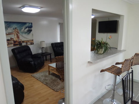 Joy On Joyce - Accommodation Resorts 2