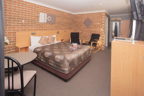 Jumbuck Motor Inn - Accommodation Resorts 1