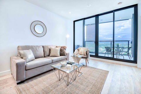 KOZYGURU FORTITUDE VALLEY HIGH LEVEL 2 BED APT + FREE PARKING QFV179-2612 - Accommodation Resorts 0