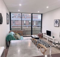 KOZYGURU WATERLOO KOZY 2 BED APT 10MIN TO CBD NWA005-2402 - Accommodation Resorts