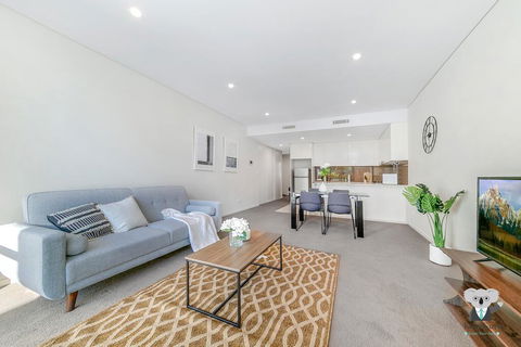 KOZYGURU WOLLI CREEK KOZY 3 BED APT + FREE PARKING NWC009 - Accommodation Resorts 3