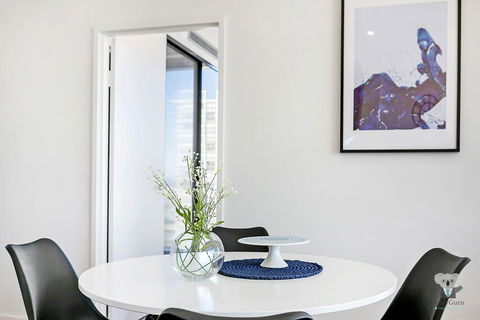 KOZYGURU ZETLAND HIGH LEVEL AMAZING VIEW KOZY 2BED APT + FREE PARKING NWA052 - Accommodation Resorts 2