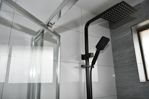 Lakeside Inn - Accommodation Resorts 2