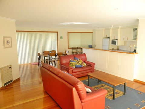 LAKESIDE2 - Accommodation Resorts 2