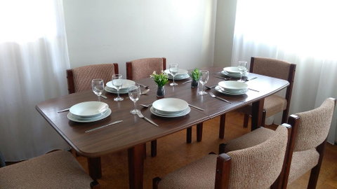 Large 5-Bedroom House With Wifi & Netflix Close To Taronga Western Plains Zoo - Accommodation Resorts 1