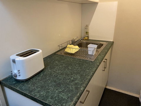 Leeton Hotel - Accommodation Resorts 1