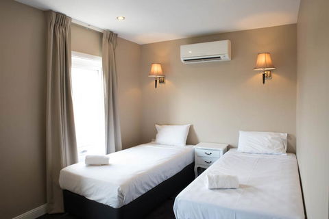 Lily Sands Inn - Accommodation Resorts 0