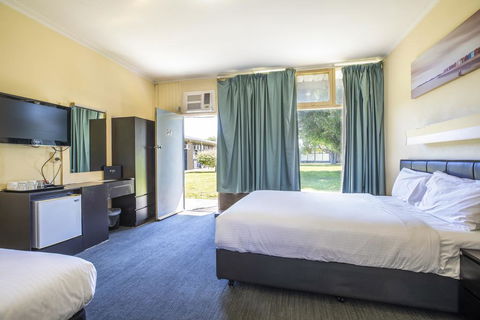 Links Hotel - Accommodation Resorts 3