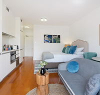 Luxurious light-filled studio in winning location - Accommodation Resorts