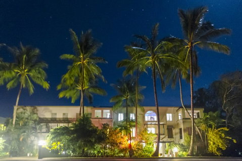 Luxury 1 Bed Apartment, New King Bed & Bath - Accommodation Resorts 2