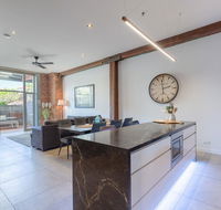 Luxury 3 brm 2 bath Woolstore apt with Courtyard - Accommodation Resorts