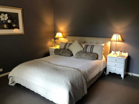 Luxury Room 15mins From Wagga's CBD - Accommodation Resorts 0