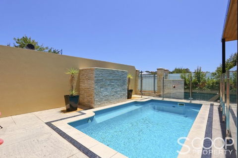LUXURY VILLA W POOL & SPAS - Accommodation Resorts 2