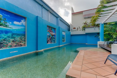 Macrossan House Boutique Holiday Apartments - Accommodation Resorts 3