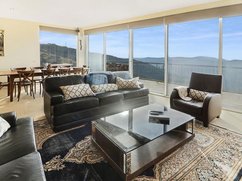 MarkII 4 West - Accommodation Resorts 0