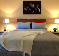 Massive Home 7 mins to City - Accommodation Resorts