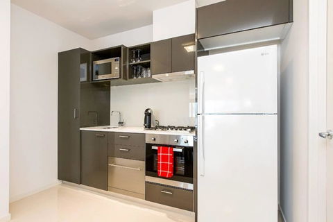 Melbourne City Views - Accommodation Resorts 3