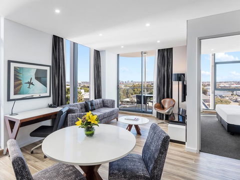 Meriton Suites Mascot Central - Accommodation Resorts 0