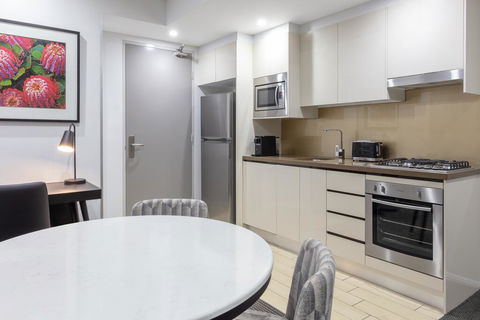 Meriton Suites North Ryde - Accommodation Resorts 1