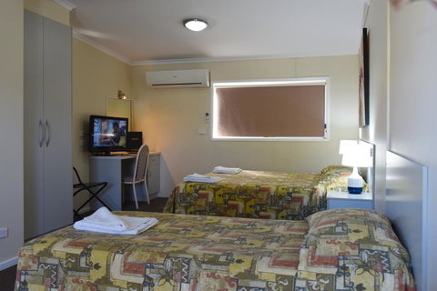 Mia Motel - Accommodation Resorts 1