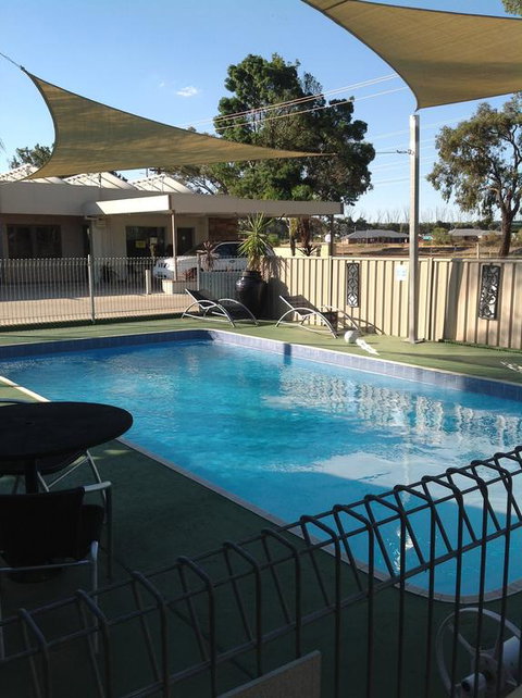 Mia Motel - Accommodation Resorts 3