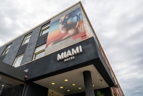 Miami Hotel Melbourne - Accommodation Resorts 0