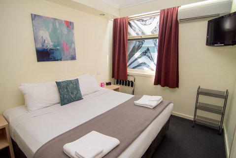 Miami Hotel Melbourne - Accommodation Resorts 1