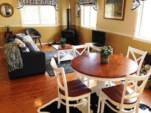 Milford Country Cottages - Accommodation Resorts 2